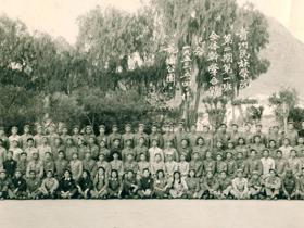 1953年5月4日，贵州民族学院第二期一班全体班干学在花溪合影