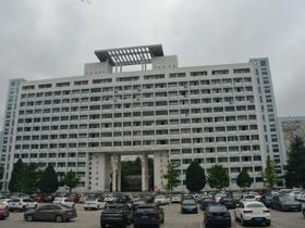 花溪校区十五号教学楼及楼前坪